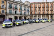 Presentación de seis nuevos coches de la Policía Local en la Plaza Mayor.