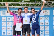 Georgios Bouglas, en el podio del Campeonato de Grecia.
