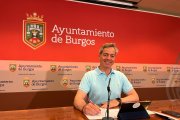 César Barriada durante la rueda de prensa.
