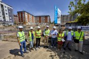 Visita de Juan Manuel Manso y Mila del Campo a las obras del centro cívico de Fuentecillas.