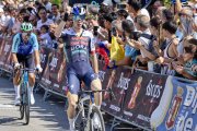 Roger Adriá entra en la llegada de la Subida al Castillo.