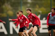 Los jugadores del Mirandés apuran la preparación antes de viajar a Andorra en la sexta jornada de liga.