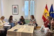 La ministra de Juventud e Infancia, Sira Rego, en un encuentro con la Asociación Estatal de Acogimiento Familiar (Aseaf).