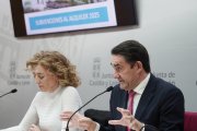 El consejero de Medio Ambiente, Vivienda y Ordenación del Territorio, Juan Carlos Suárez-Quiñones, presenta la convocatoria de las ayudas al alquiler y a la accesibilidad.