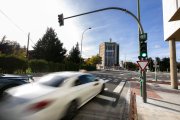 Los semáforos de la avenida de la Constitución en la confluencia con la calle Vitoria han sufrido varias incidencias este año.