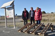 La delegada territorial, Yolanda de Gregorio, y el presidente de la Diputación Provincial de Soria, Benito Serrano, acompañados del jefe del Servicio Territorial de Medio Ambiente, José Antonio Lucas, visitan el inicio de una de las rutas del proyecto ‘Soria, Paraíso del deporte’.