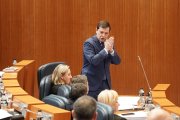 El presidente de la Junta, Alfonso Fernández Mañueco, durante el pleno de las Cortes