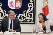 Carlos Pollán y Ana Sánchez, en la reunión de este martes en la Mesa de las Cortes de Castilla y León, en una imagen de archivo.