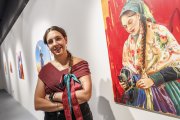 Saray Pérez (Siete), en la inauguración de su muestra 'Fuego Castellano'.