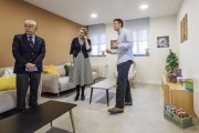 La vicepresidenta y consejera de Familia, Isabel Blanco, durante su visita a las instalaciones remodeladas del centro de menores Gregorio Santiago.