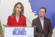 Cayetana Álvarez de Toledo, en Burgos, junto a Borja Suárez.