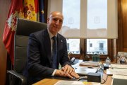 El alcalde de León, José Antonio Diez Díaz, posa durante una entrevista para Europa Press, a 10 de diciembre de 2025.