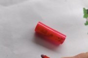 Condenados a penas que suman seis años y ocho meses por  'sobar' a una joven y pintarle penes en la cara con un rotulador rojo.