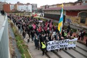 La Plataforma en Defensa del Ferrocarril de Vía Estrecha (Feve) de León convoca una manifestación y cadena humana para reclamar que no se entierre el trazado ni se implante el autobús eléctrico en el tramo afectado.