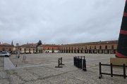 Así ha lucido la mayor parte del periodo navideño la Plaza Mayor de Lerma, que sí acogía algún acto festivo puntual.