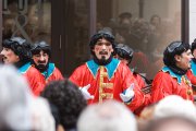 La chirigota Los Papamoskas en una de sus actuaciones en el Carnaval de Burgos.