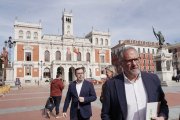 El candidato de Vox a la Presidencia de la Junta de Castilla y León, Carlos Pollán, y el portavoz nacional del partido, José Antonio Fúster, visitan Valladolid con motivo de las Elecciones del 15 de marzo.