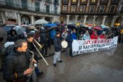 Un momento de la concentración en la Plaza Mayor contra el cierre de la Escuela Municipal de Música.
