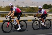 Jesús Herrada y Sergio Chumil, dos de los ciclistas morados que buscarán brillar
en el Pirineo catalán.