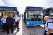 Llegada de los autobuses urbanos de Madrid a Burgos.