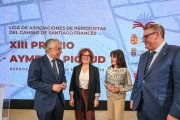 Imagen de la presentación del Premio Internacional Aymeric Picaud con parte de los patrocinadores y organizadores.