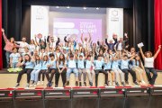 Los participantes posan antes de arrancar con las pruebas en la Universidad IsabelI.