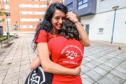 Estrella R posa con su hija Iria, diagnosticada con el Síndrome 22q11 a los catorce años.