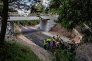 Un momento de la visita a las obras del puente del Castillo.