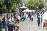 La VI Feria de la Tierra reunió a una treintena de asociaciones y negocios sostenibles en el Paseo del Espolón.
