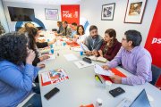 Reunión del PSOE de Burgos con Fran Díaz para preparar las próximas municipales de 2027.
