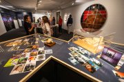 Exposición 'Presente continuo. Cien años de Caja de Burgos' que estará abierta al público hasta el 26 de julio en Cultural Cordón.