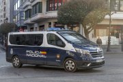 Furgón de la Policía Nacional en el casco histórico de Burgos.