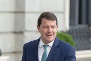 Archivo - El presidente de la Junta de Castilla y León, Alfonso Fernández Mañueco, a su llegada a la primera sesión del debate de investidura del líder del PP, en el Congreso de los Diputados, a 26 de septiembre de 2023, en Madrid (España). El presidente.