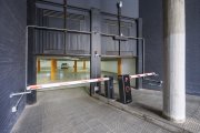 Entrada al aparcamiento subterráno del Mercado G-9.