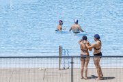 Primer día de apertura de las piscinas de verano de El Plantío.