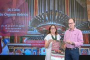 La diputada de Cultura, Raquel Contreras, con Diego Crespo, organizador del ciclo.