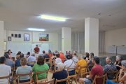 Imagen de la reunión con los vecinos de Santa Catalina.