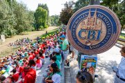 Instante de la fiesta del verano de centros cívicos a orillas del Arlanzón.