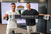 jon Karrikaburu y Michu, en la presentación del delantero.
