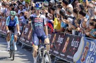 Roger Adriá entra en la llegada de la Subida al Castillo.