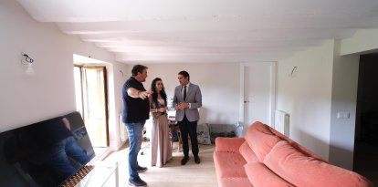 El consejero visitó la vivienda del programa Rehabitare en Rubena.