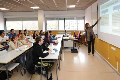 Una clase de Formación Profesional en el Juan de Colonia de Burgos.-ISRAEL L. MURILLO