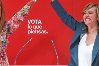 La ministra de Educación y Formación Profesional, Pilar Alegría, participa en un mitin en Miranda de Ebro junto a la candidata a la Alcaldía, Aitana Hernando