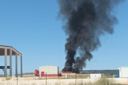 Imagen del incendio en el vertedero industrial de Abajas.