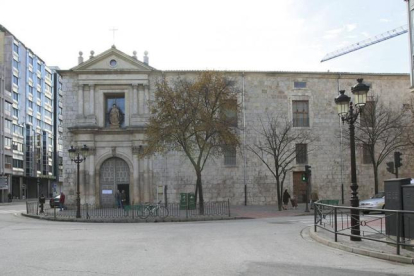 Exterior del Hospital de la Concepción, en la capital burgalesa, que será sede del Archivo Histórico Provincial.
