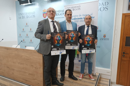 Gonzalo Salazar, Álvaro Herrero y Javier Sedano presentan la primera edición de Hackathon.