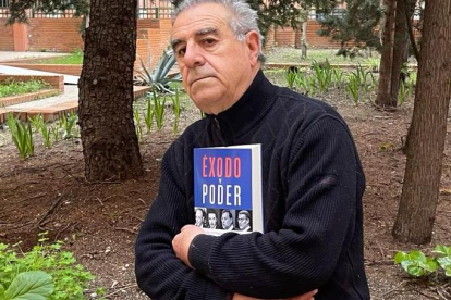 Graciano Palomo con su libro ‘Éxodo y Poder’