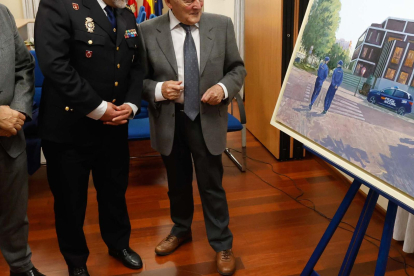 Presentación del cuadro conmemorativo del bicentenario de la Policía Nacional.