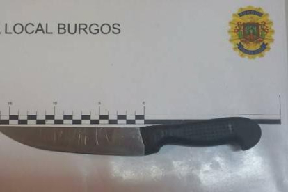 Imagen del cuchillo que utilizó el detenido.