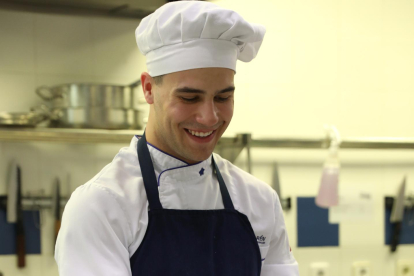 Andrés Esgueva en un momento de la final de los premios ‘Promesas de la Alta Cocina’